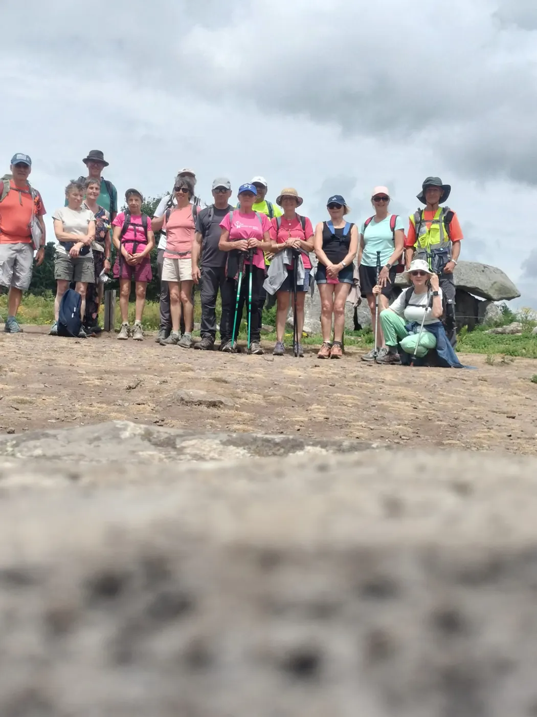 Le groupe du club posant sur un rocher à l'île aux Moines
